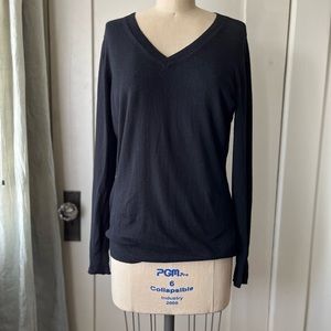 Worthington lightweight Black V-Neck size Medium